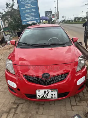 Toyota Yaris 2010 Red