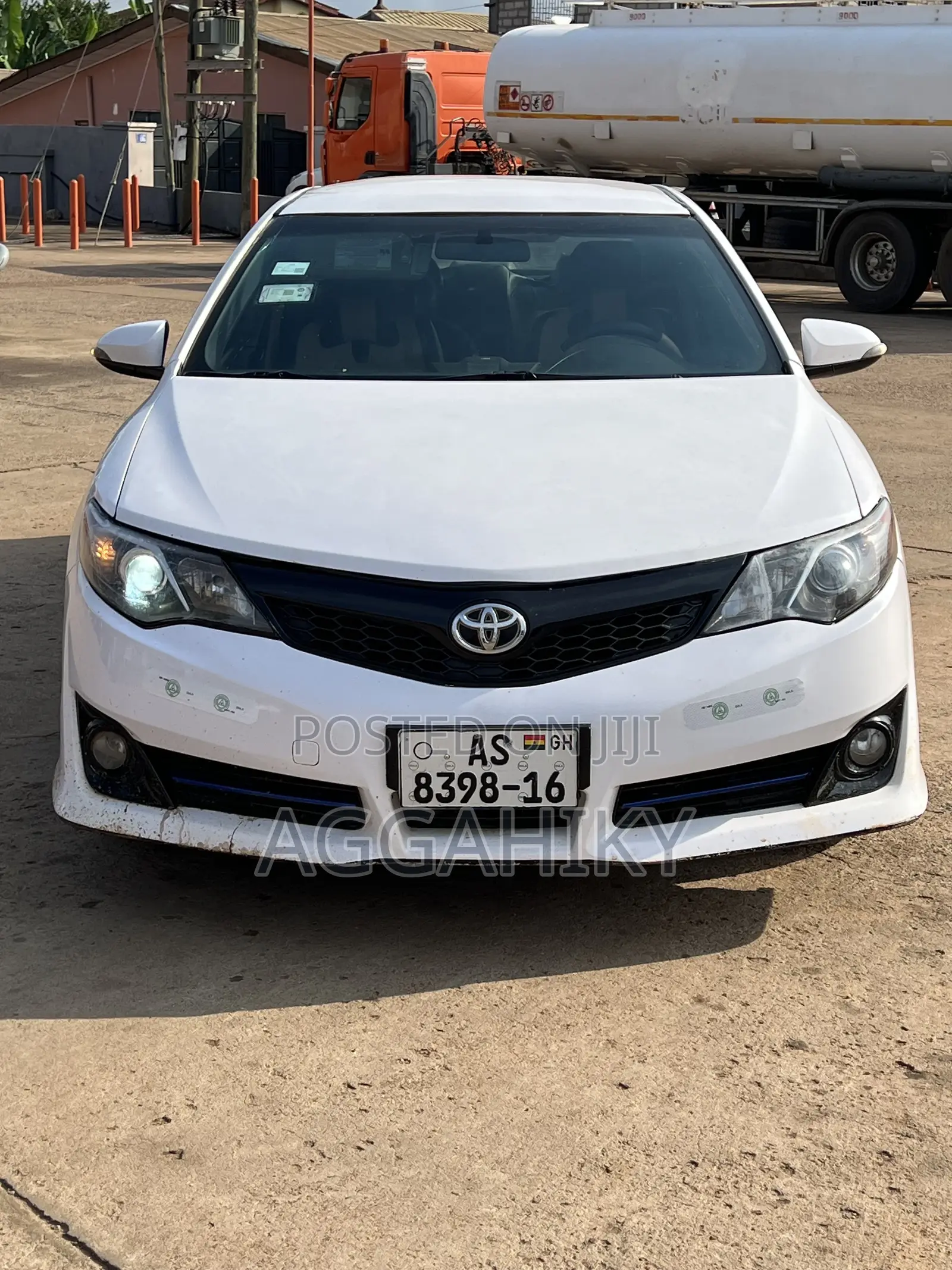 Toyota Camry SE 4dr Sedan (2.5L 4cyl 6A) 2014 White