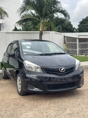 Toyota Vitz 1.3 FWD 5dr 2013 Black