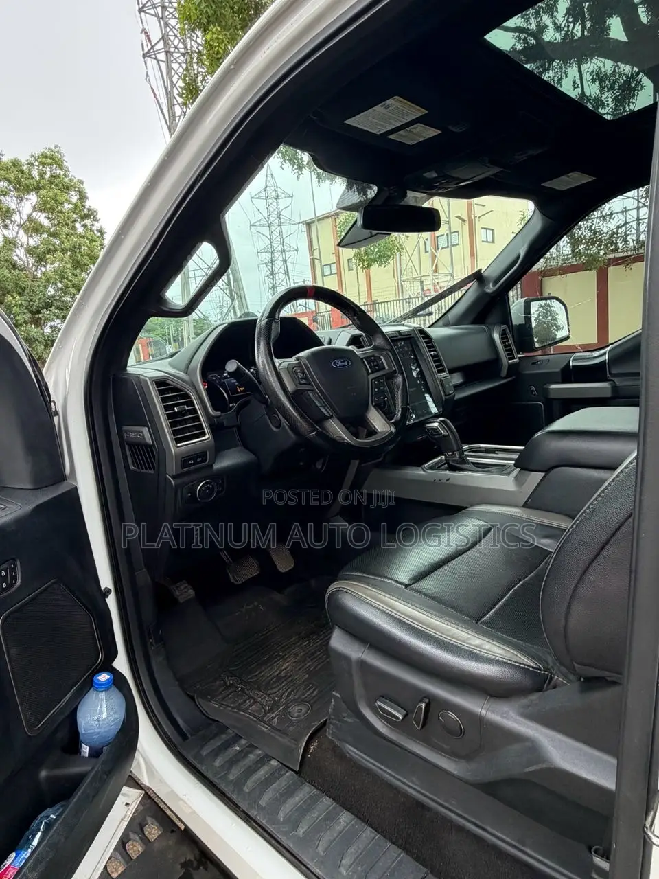 Ford F-150 Raptor 4x4 SuperCrew Cab Styleside 5.5 ft. box 145 in. WB