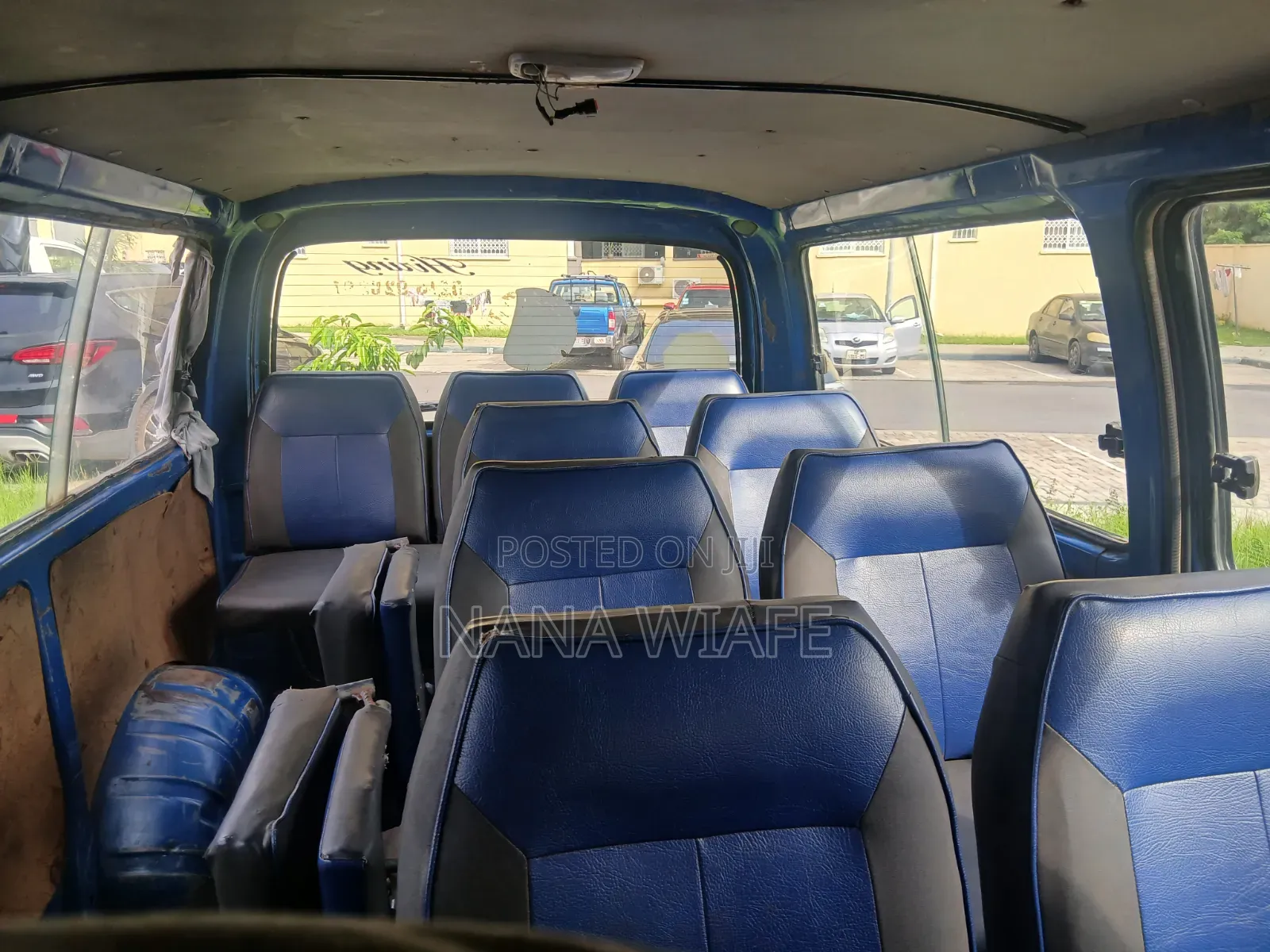 Toyota HiAce 1998 Brown