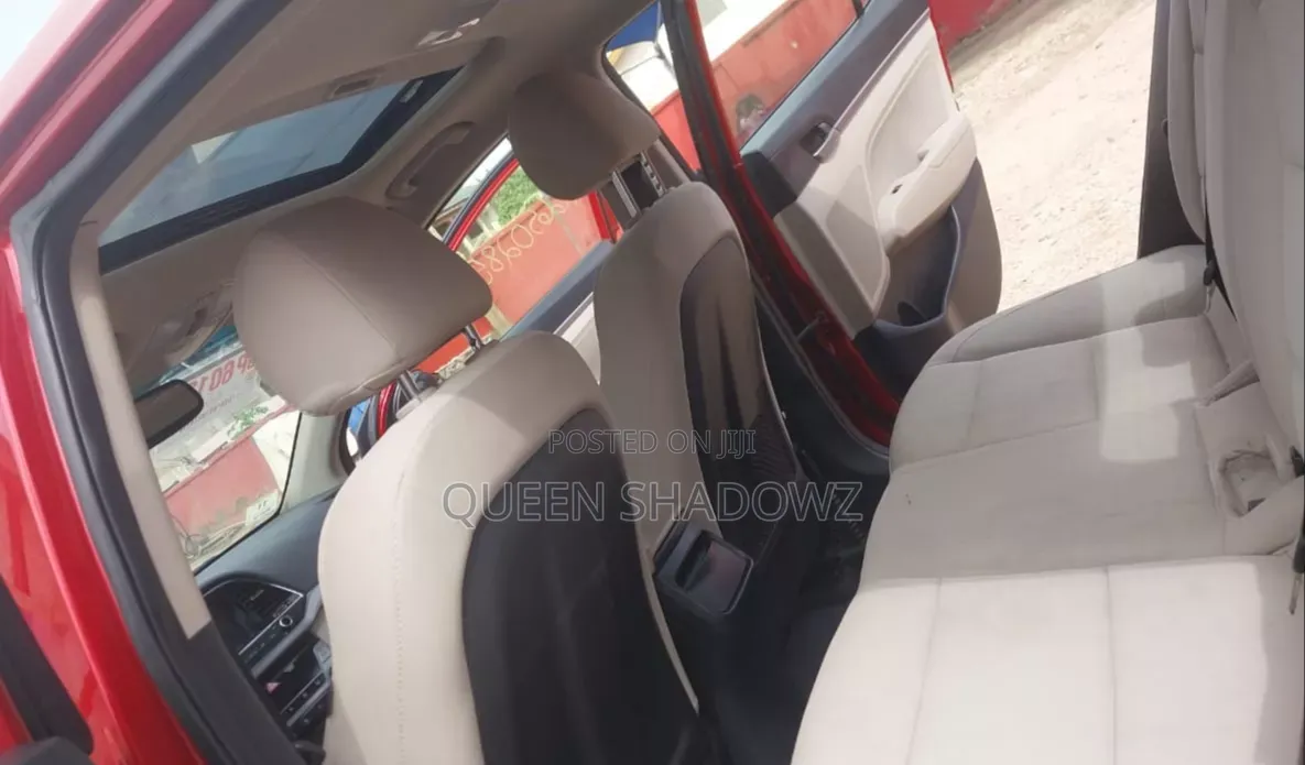 Hyundai Elantra 2017 Red