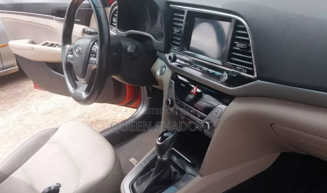 Hyundai Elantra 2017 Red