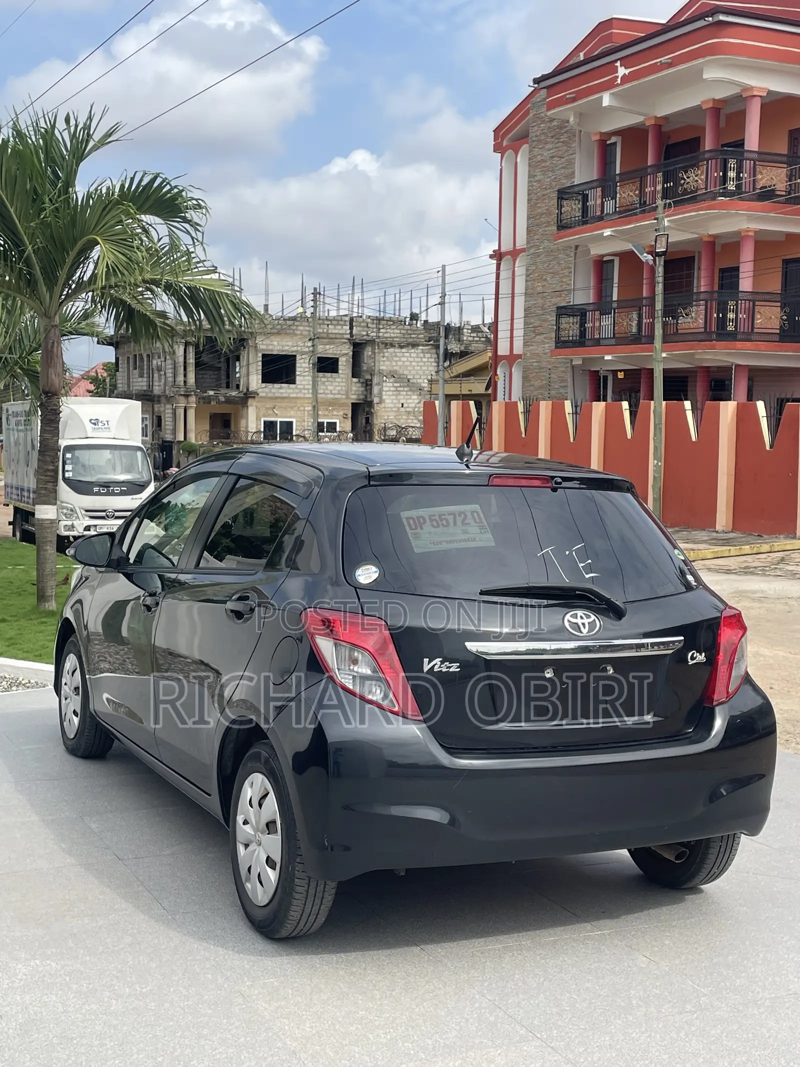 Toyota Vitz 1.3 FWD 5dr 2013 Black