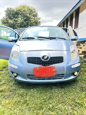 Toyota Vitz 1.3 AWD 5dr 2012 Blue