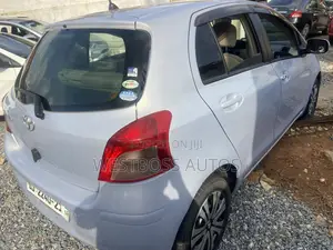 Toyota Vitz 1.3 AWD 5dr 2010