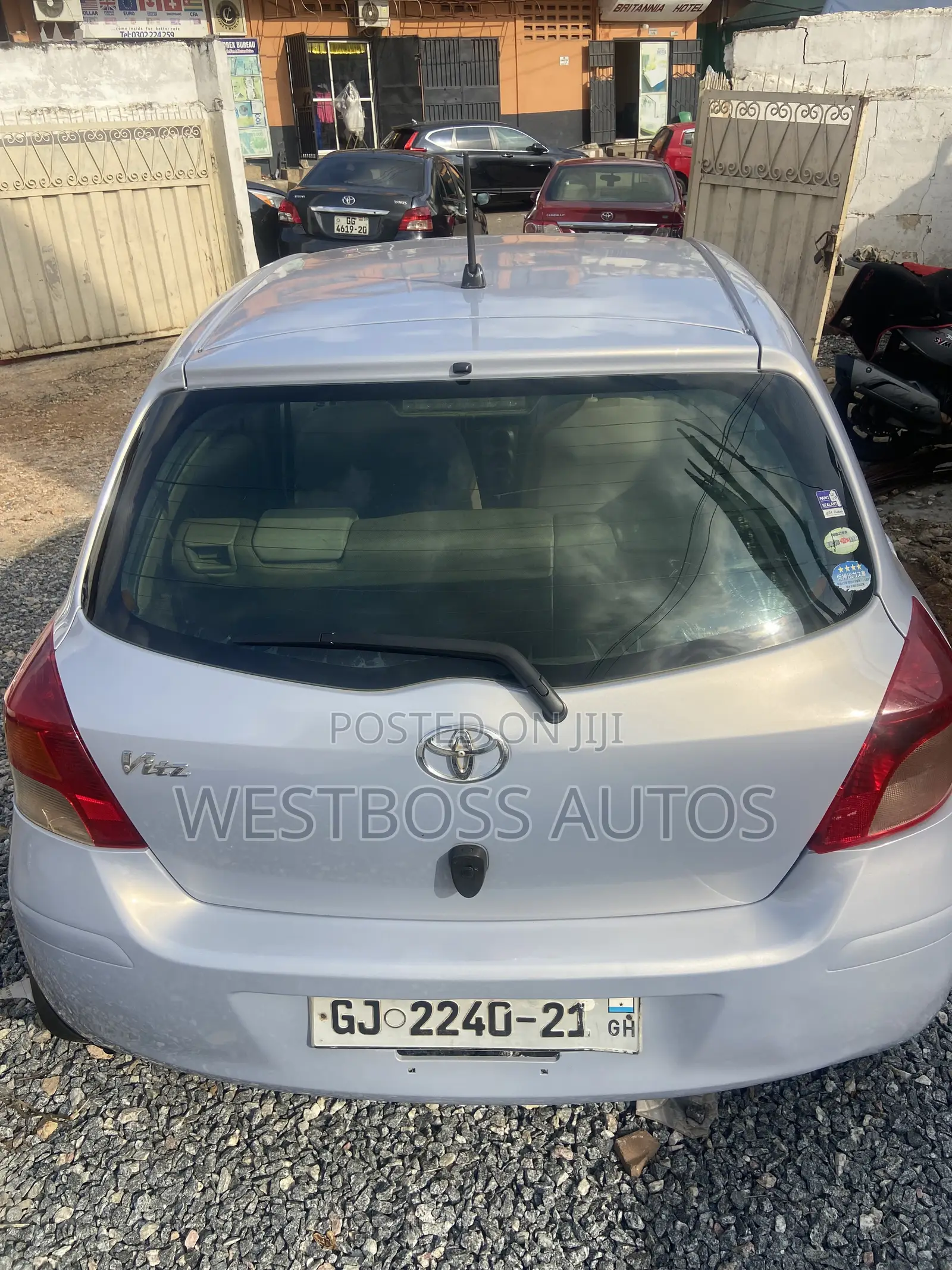 Toyota Vitz 1.3 AWD 5dr 2010
