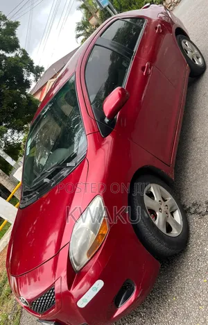 Toyota Yaris 2011 Red