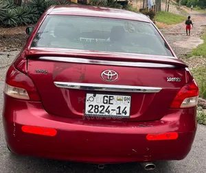 Toyota Yaris 2011 Red