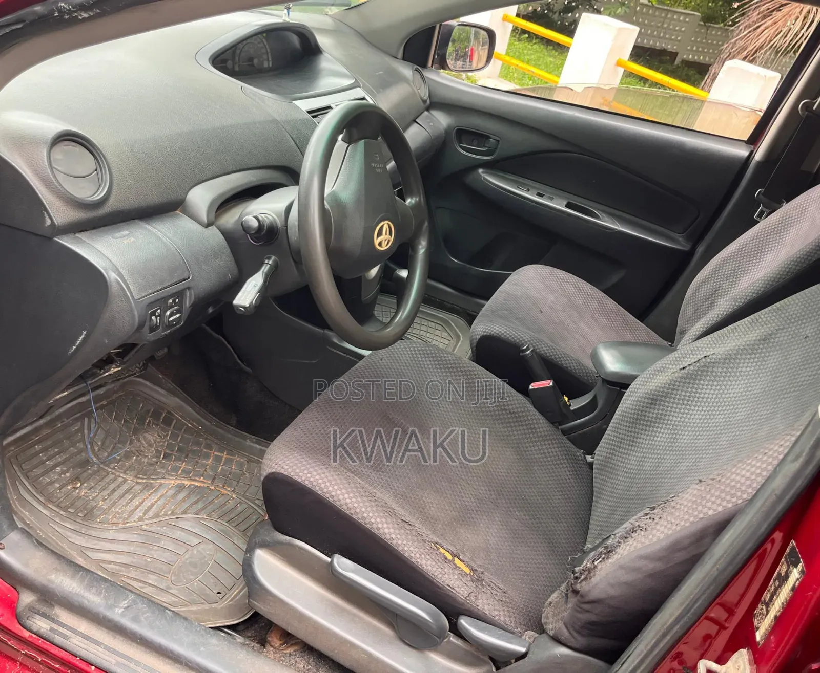 Toyota Yaris 2011 Red