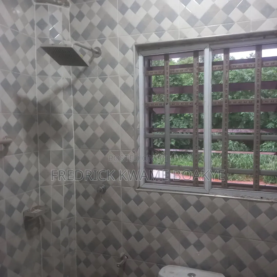 2bdrm Apartment in Brother K Estate, Kumasi Metropolitan for rent
