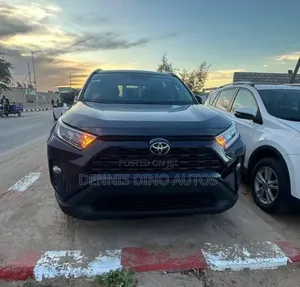 Toyota RAV4 2021 Blue