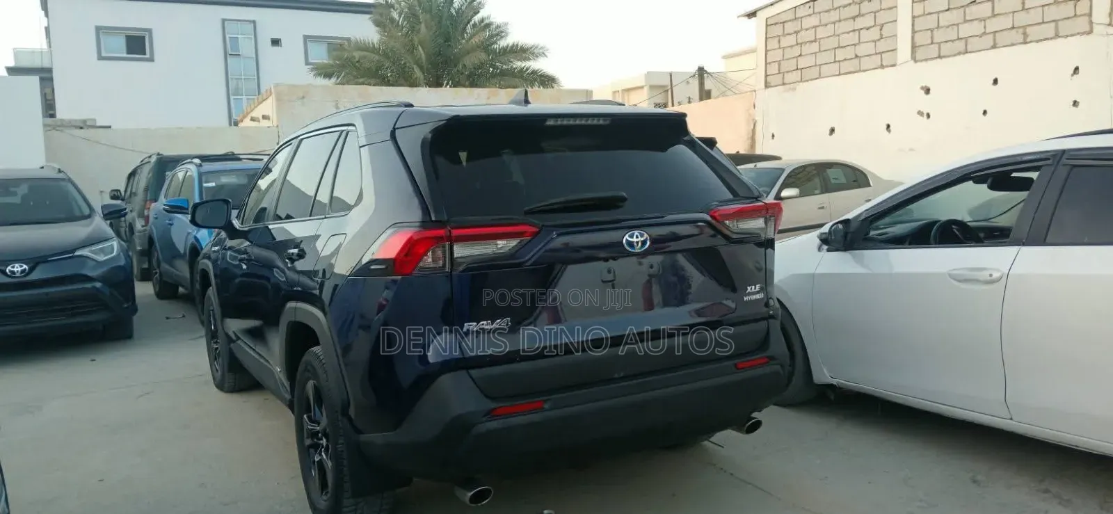 Toyota RAV4 2021 Blue