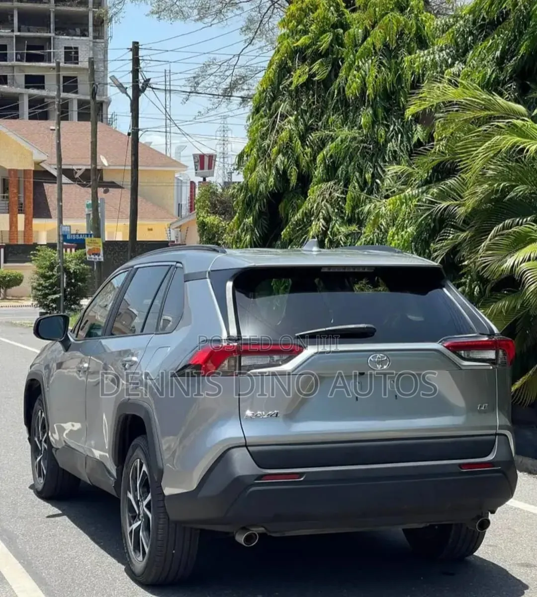 Toyota RAV4 2021 Silver