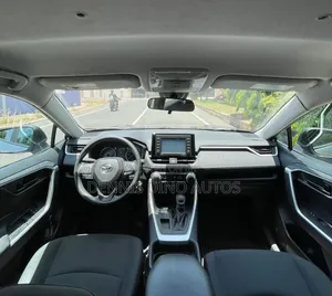 Toyota RAV4 2021 Silver