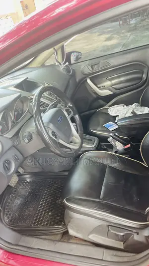 Ford Fiesta SE Sedan 2012