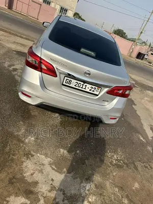 Nissan Sentra S 4dr Sedan (1.8L 4cyl CVT) 2015 Silver