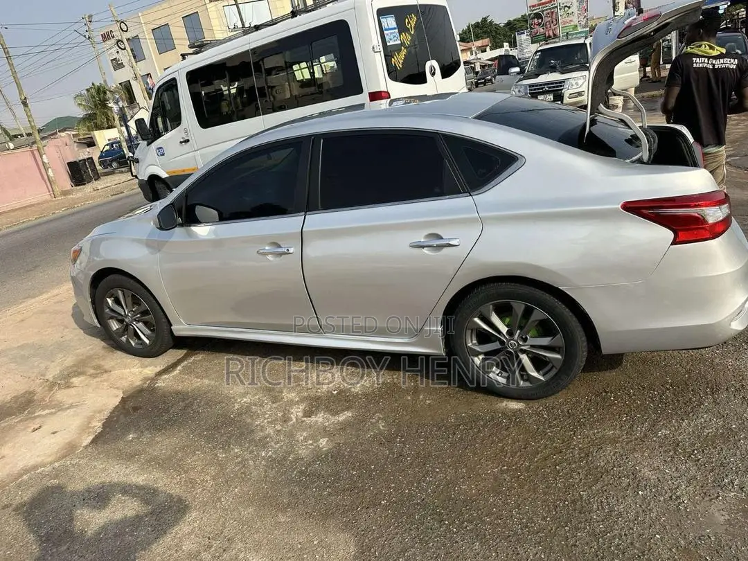 Nissan Sentra S 4dr Sedan (1.8L 4cyl CVT) 2015 Silver