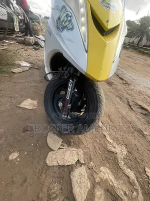 Honda 2025 Yellow