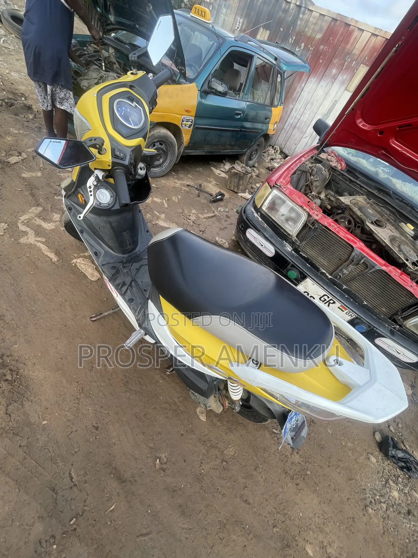 Honda 2025 Yellow