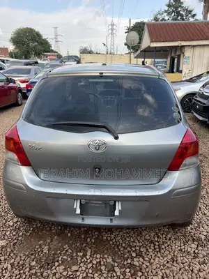 Toyota Vitz 1.5 FWD 3dr 2011 Gray