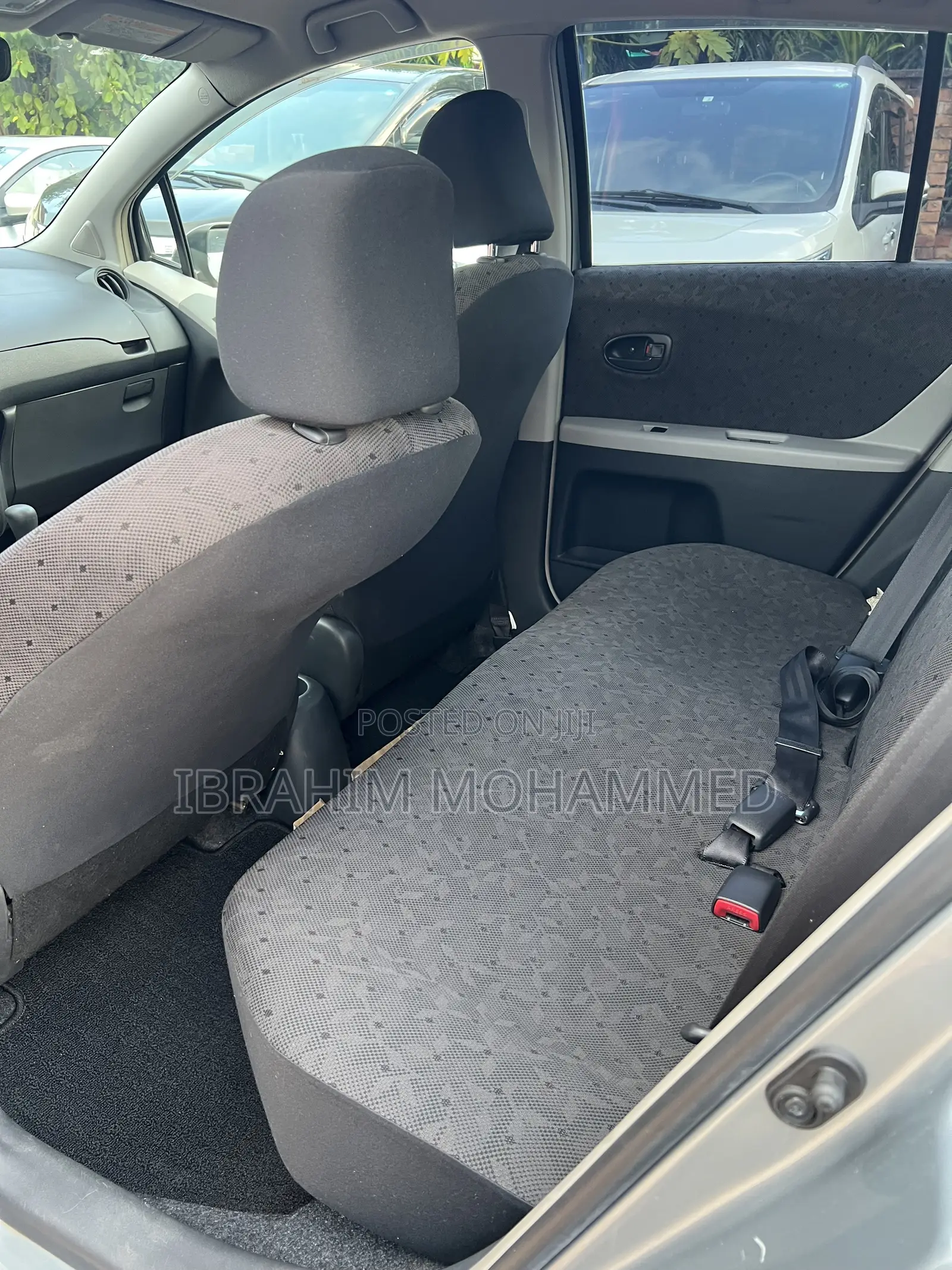 Toyota Vitz 1.5 FWD 3dr 2011 Gray