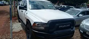 RAM 1500 2021 White