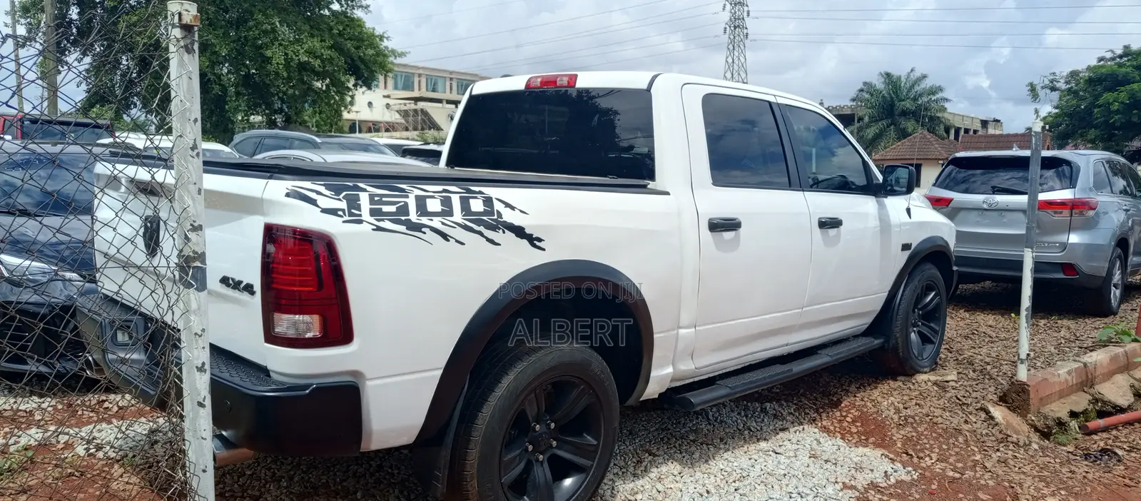 RAM 1500 2021 White