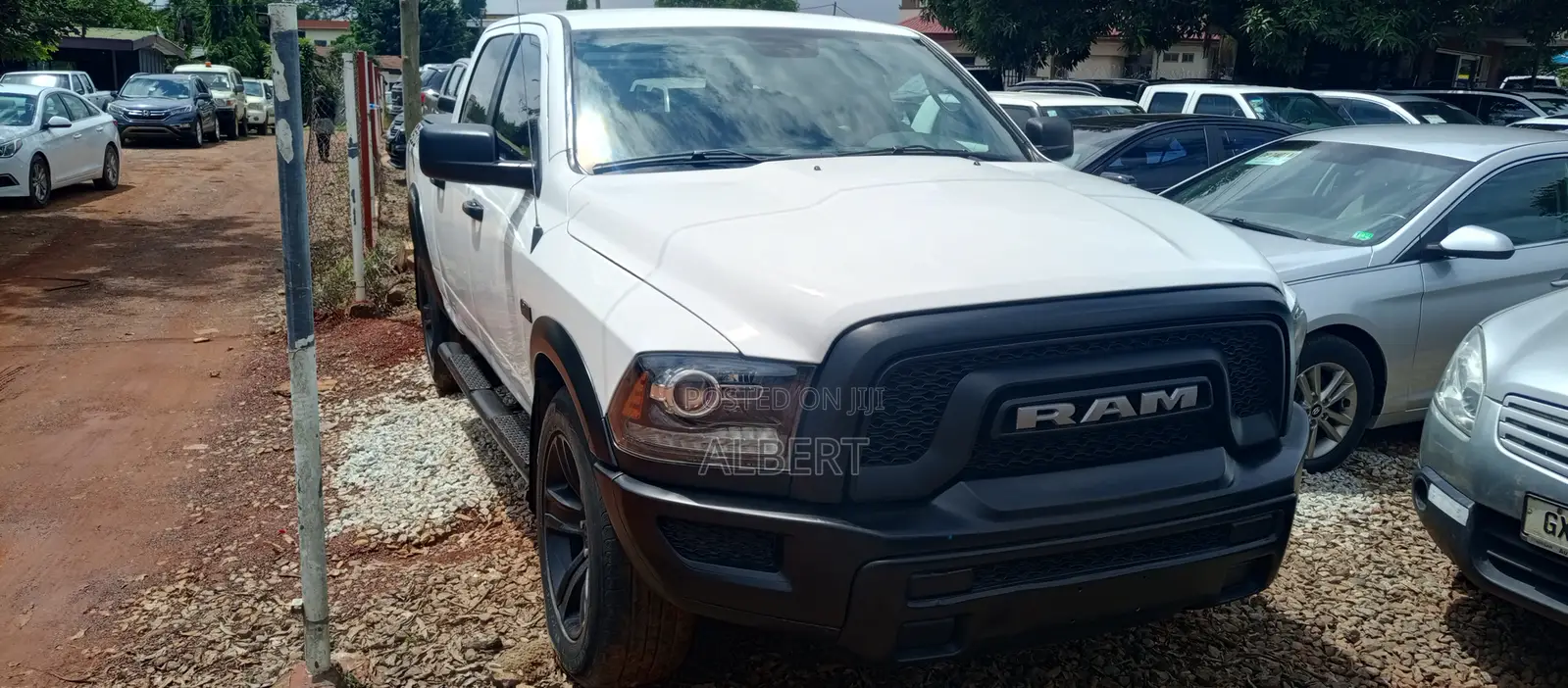 RAM 1500 2021 White