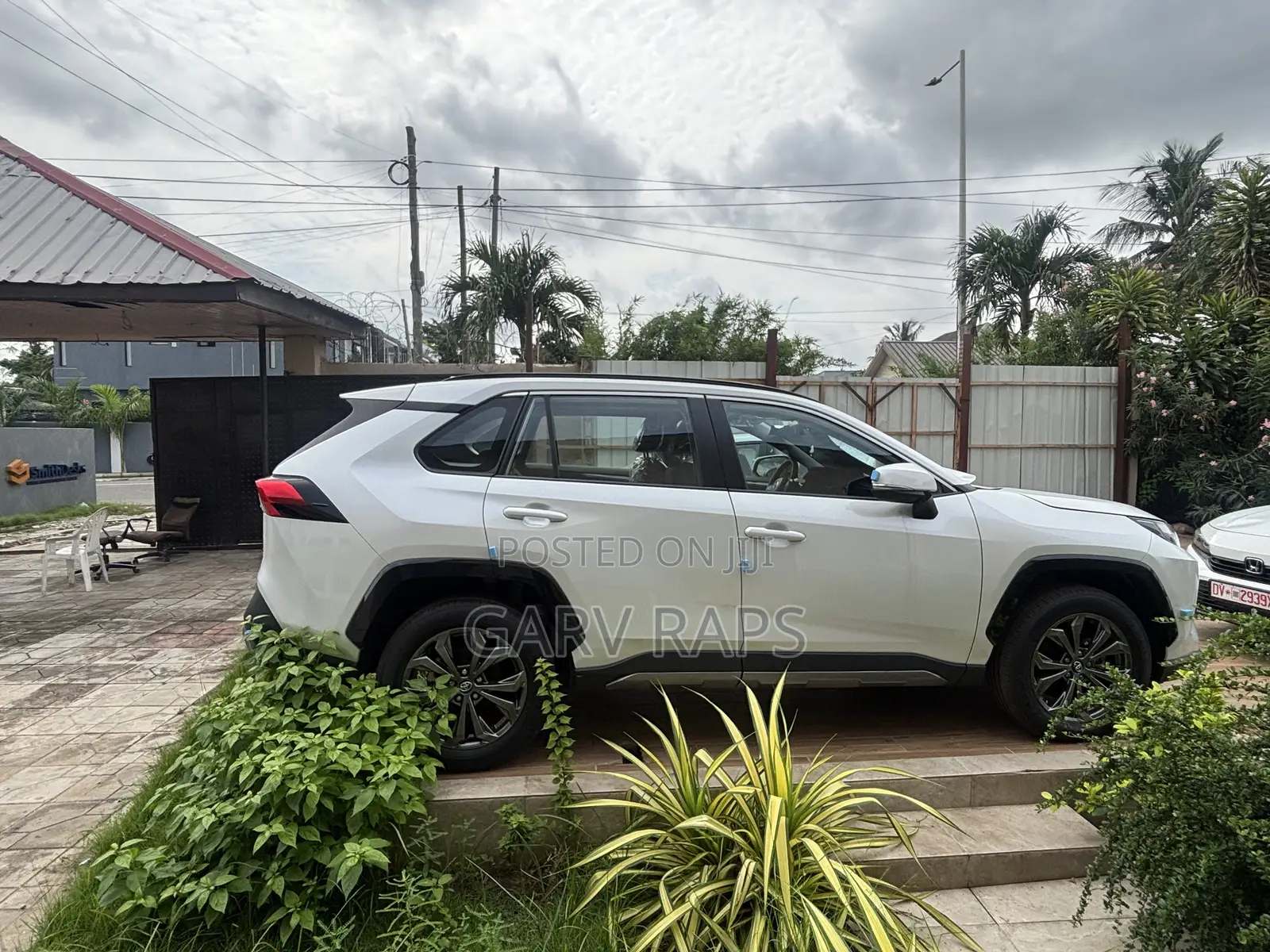 New Toyota RAV4 XLE 2025 White