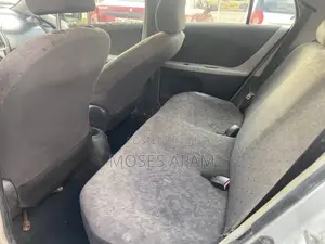Toyota Vitz 2010 Silver