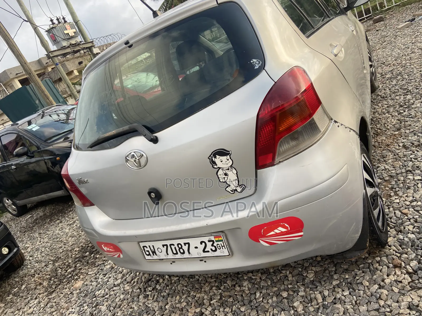 Toyota Vitz 2010 Silver