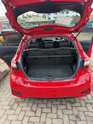 Toyota Yaris 2017 Red
