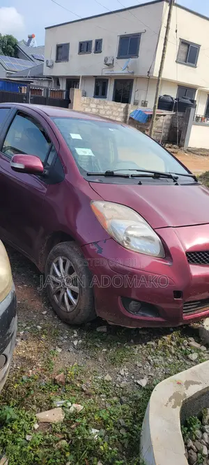 Toyota Vitz 1.3 AWD 3dr 2010 Red