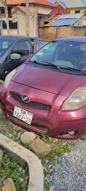 Toyota Vitz 1.3 AWD 3dr 2010 Red