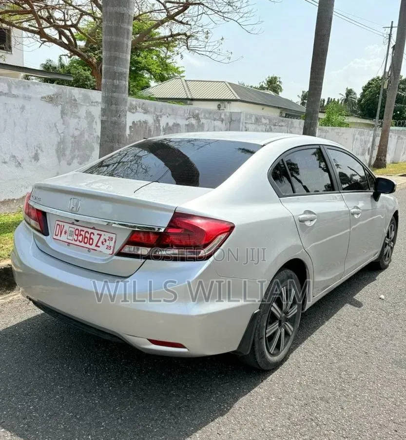 Honda Civic LX 4dr Sedan (1.8L 4cyl 5M) 2014 Gray