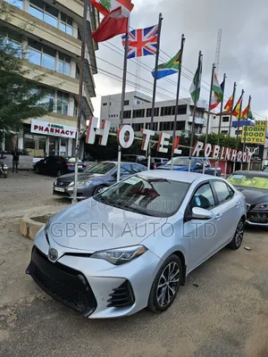 Toyota Corolla SE (1.8L 4cyl 2A) 2019 Silver