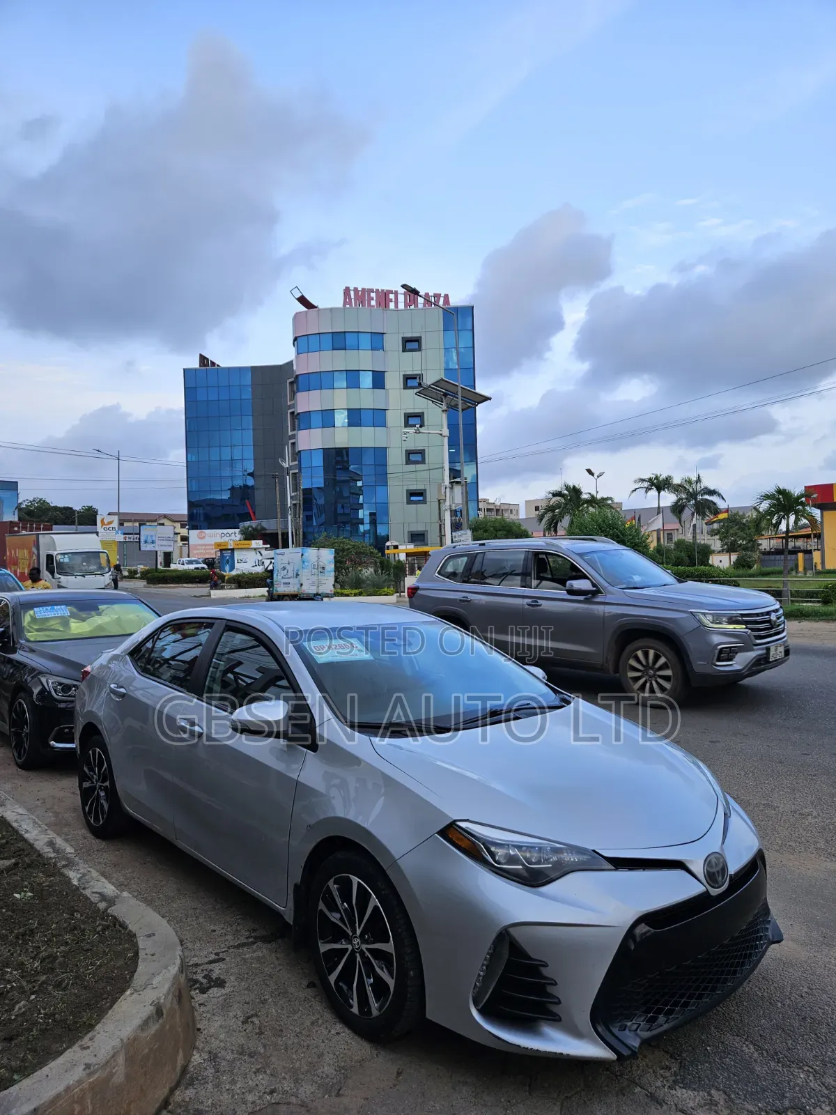 Toyota Corolla SE (1.8L 4cyl 2A) 2019 Silver