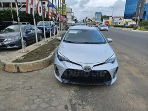 Toyota Corolla SE (1.8L 4cyl 2A) 2019 Silver