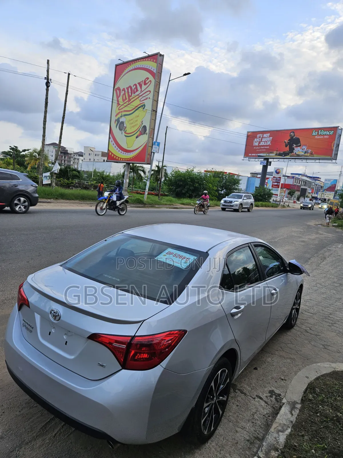 Toyota Corolla SE (1.8L 4cyl 2A) 2019 Silver