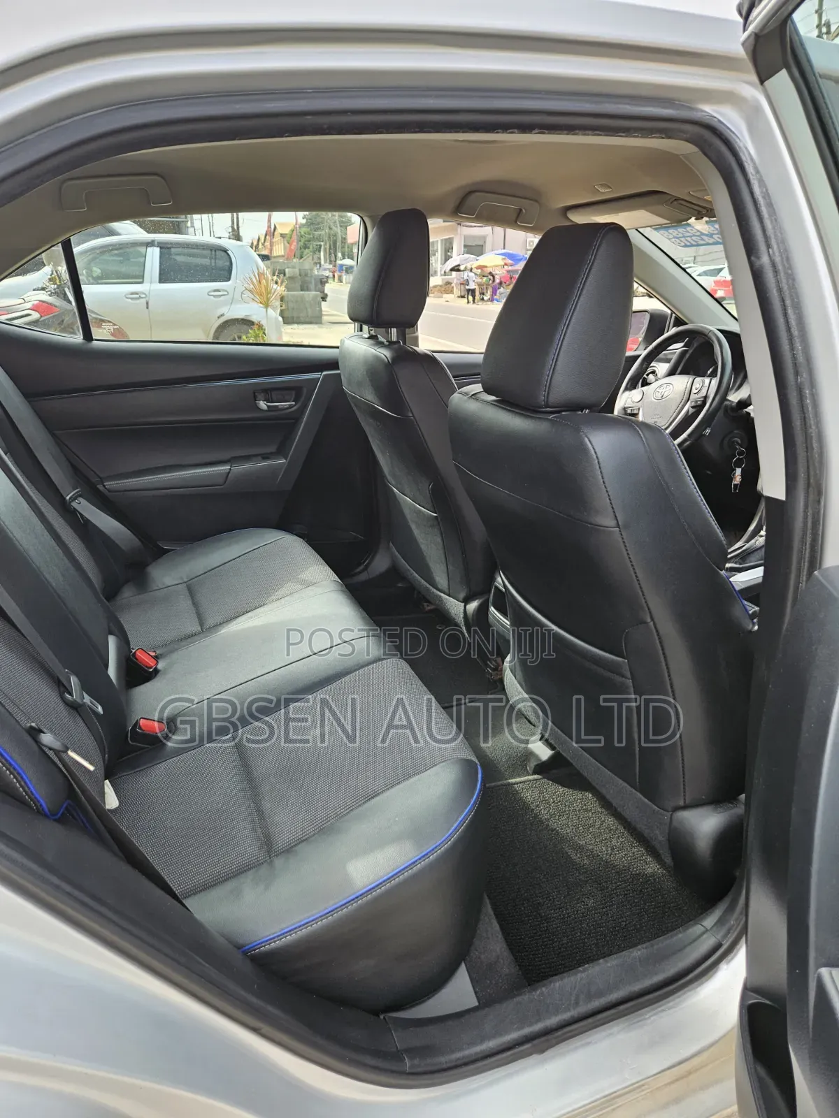 Toyota Corolla SE (1.8L 4cyl 2A) 2019 Silver