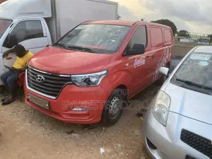 Hyundai Starex 2020 Red