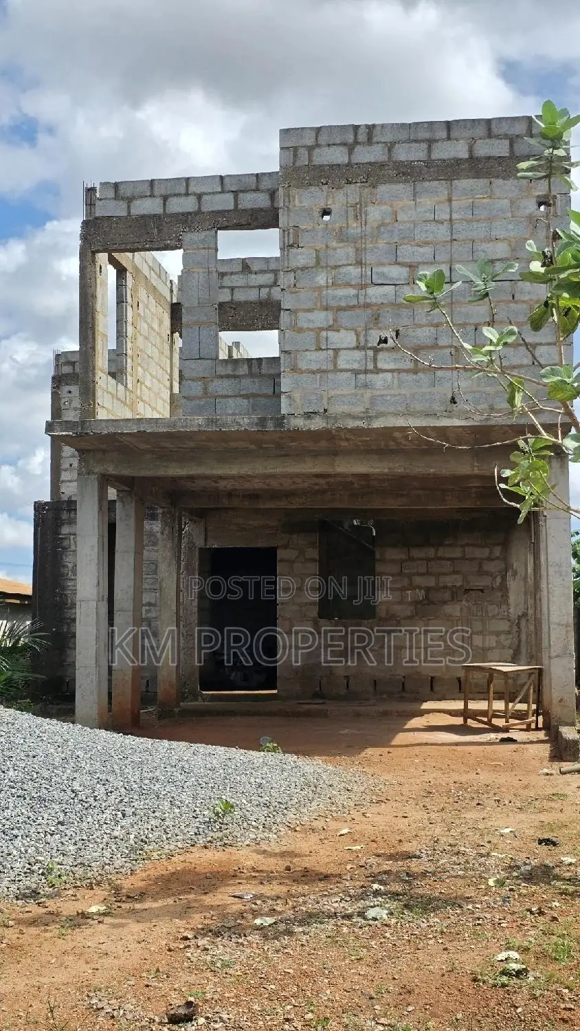 5bdrm Mansion In Agbogba For Sale