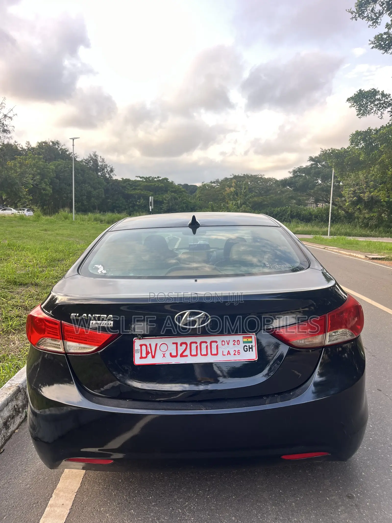 Hyundai Elantra GLS Sedan FWD (1.8L 4cyl 6A) 2013 Black