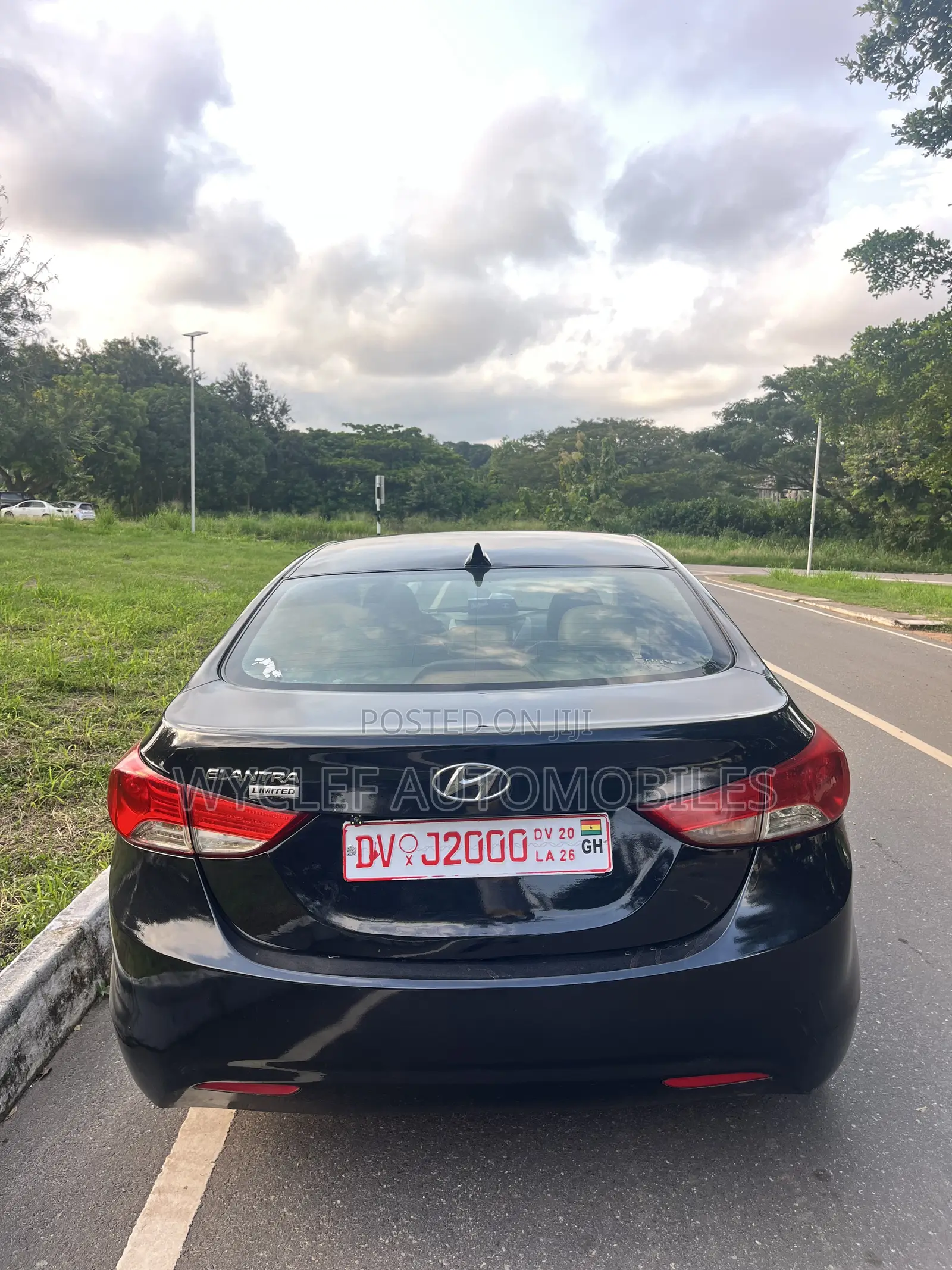 Hyundai Elantra GLS Sedan FWD (1.8L 4cyl 6A) 2013 Black
