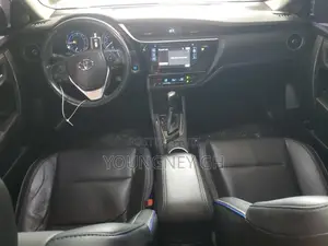 Toyota Corolla XSE 4dr Sedan (1.8L 4cyl CVT) 2017 Gray