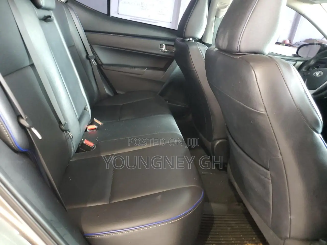 Toyota Corolla XSE 4dr Sedan (1.8L 4cyl CVT) 2017 Gray