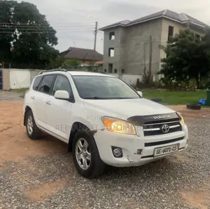 Toyota RAV4 2010 White