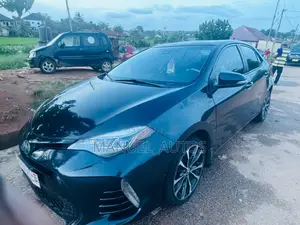 Toyota Corolla SE Special Edition 4dr Sedan (1.8L 4cyl CVT) 2017