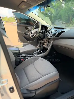 Hyundai Elantra SE 4dr Sedan (1.8L 4cyl 6A) 2015 Gray